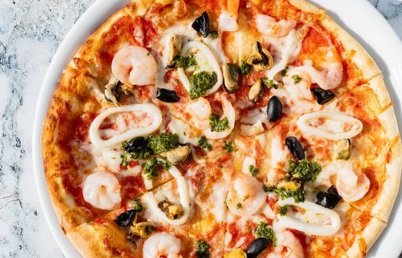 بيتزا سي فود وسط